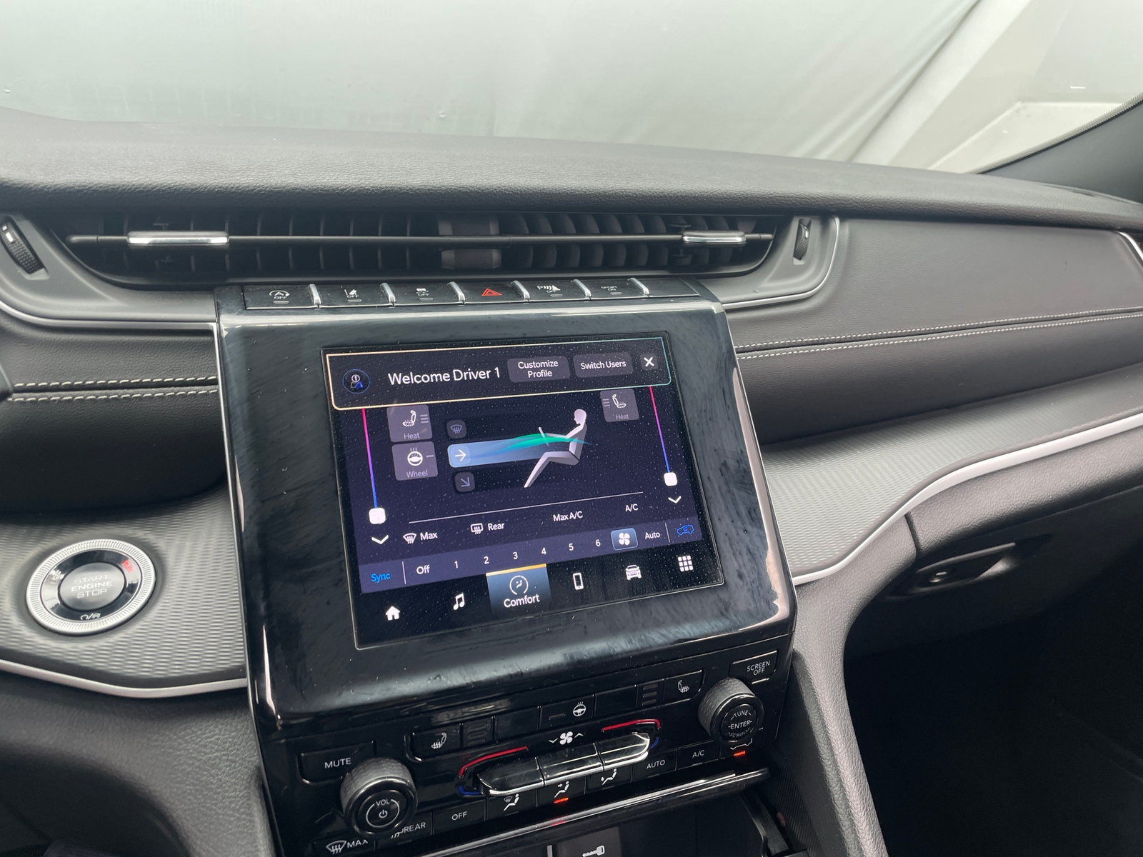 Thumbnail: 2025 Jeep Grand Cherokee - 3