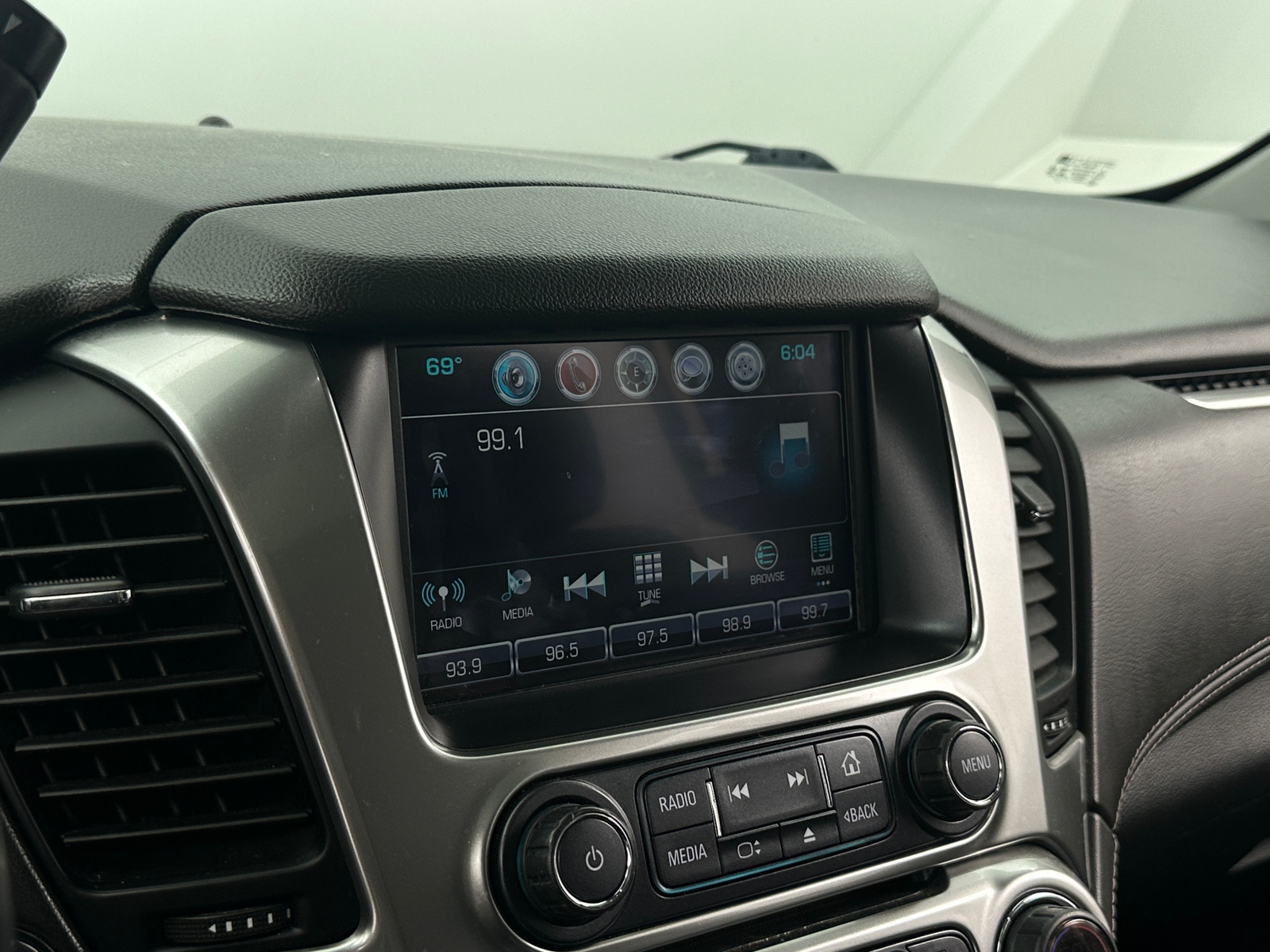 Thumbnail: 2020 Chevrolet Tahoe - 3