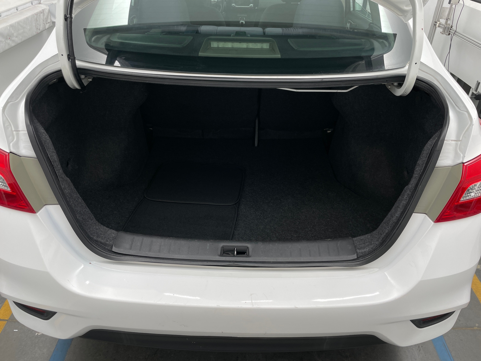 Thumbnail: 2018 Nissan Sentra - 7