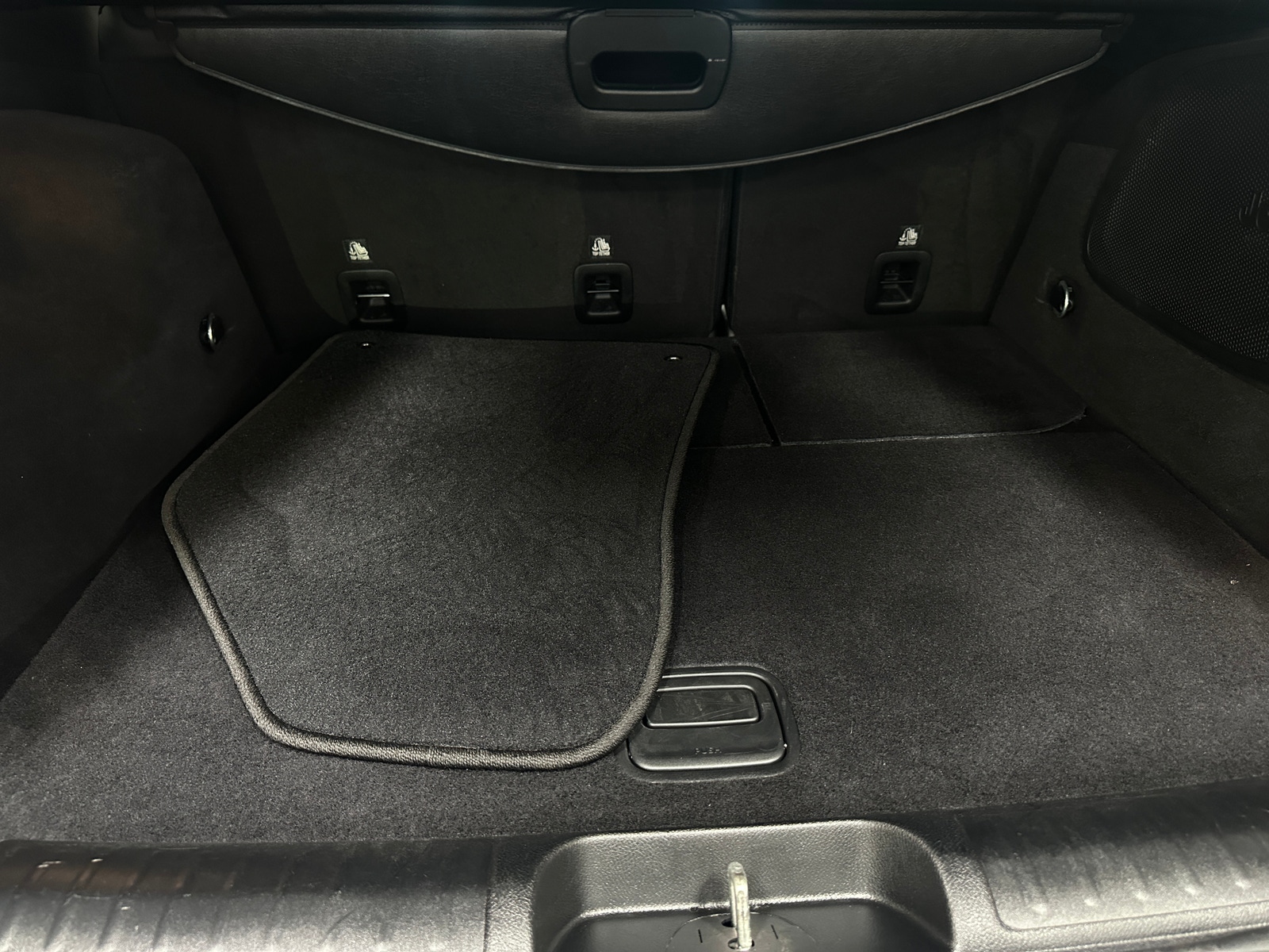 Thumbnail: 2019 Jeep Cherokee - 6