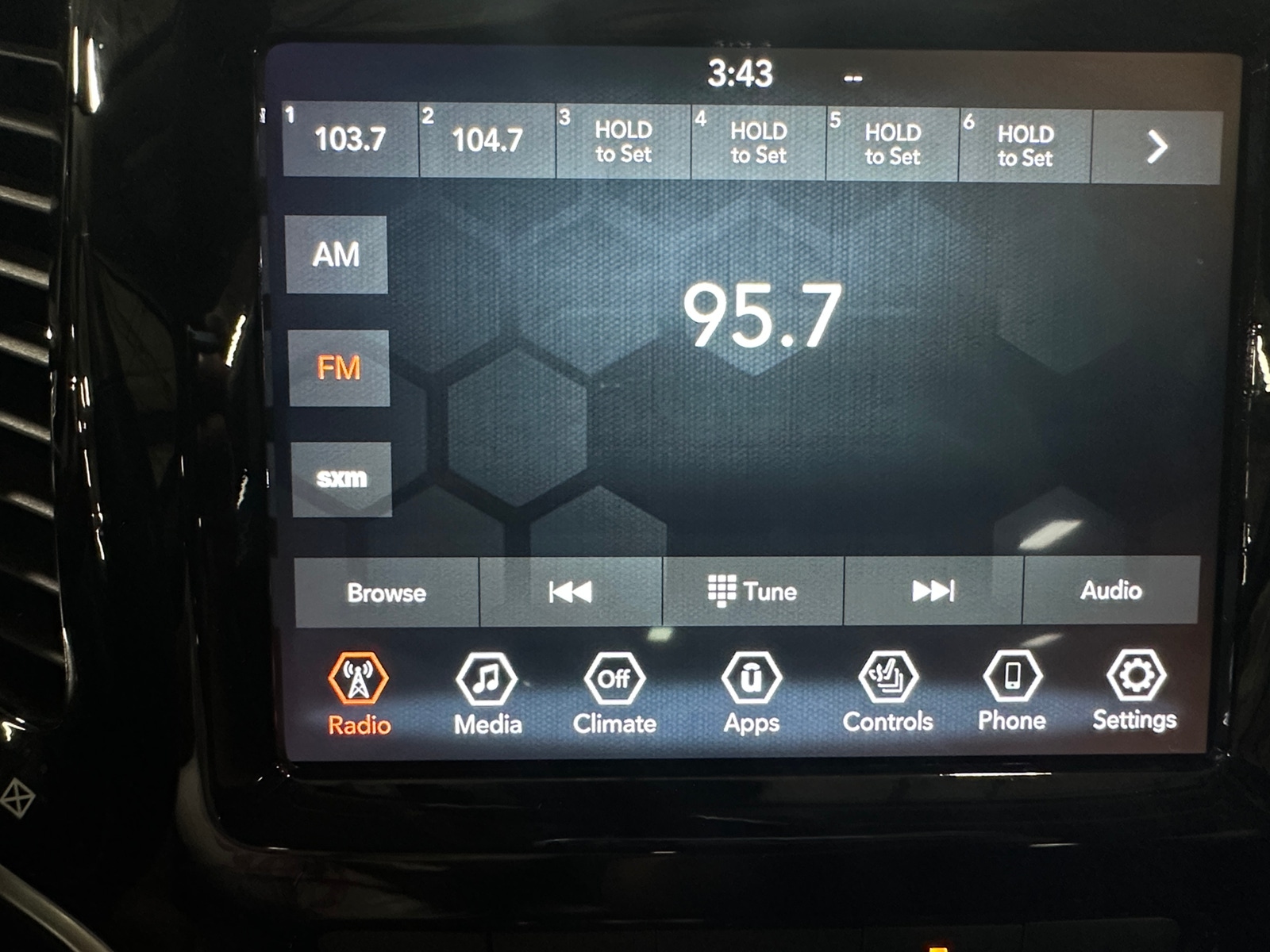 Thumbnail: 2019 Jeep Cherokee - 3