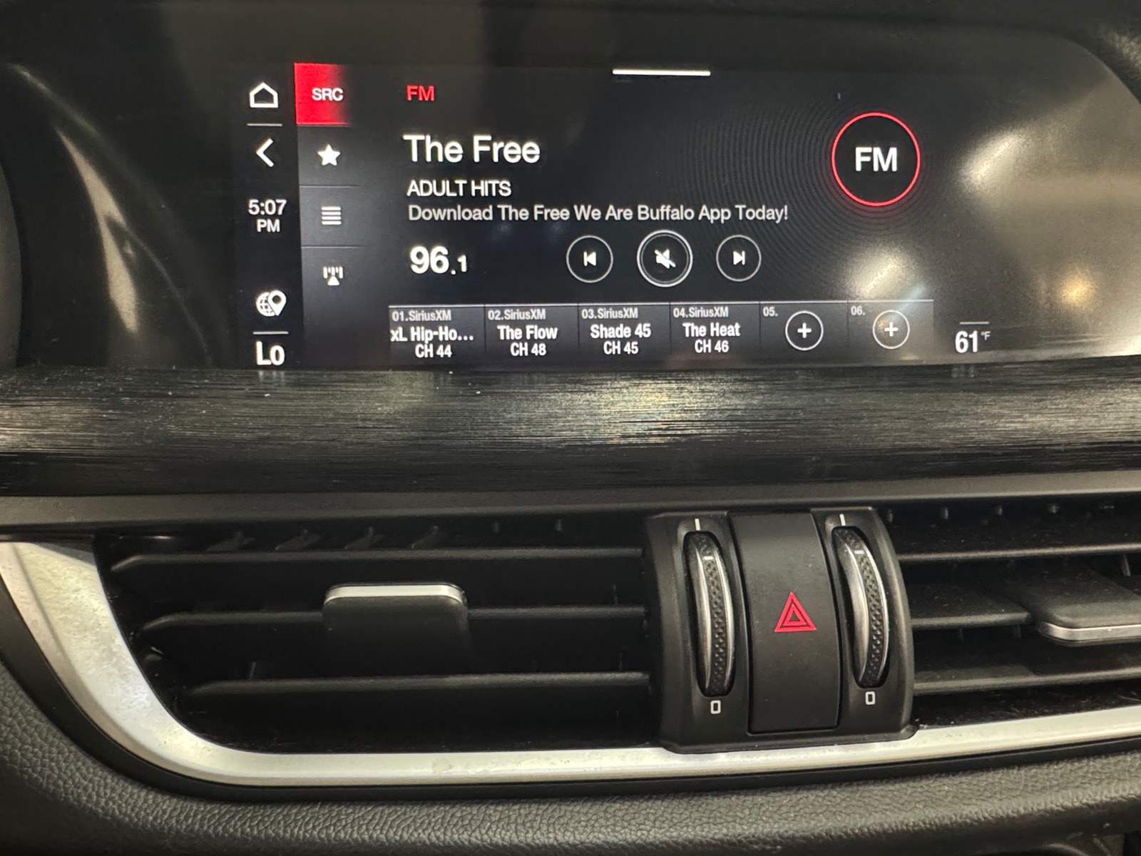 Thumbnail: 2022 Alfa Romeo Stelvio - 3