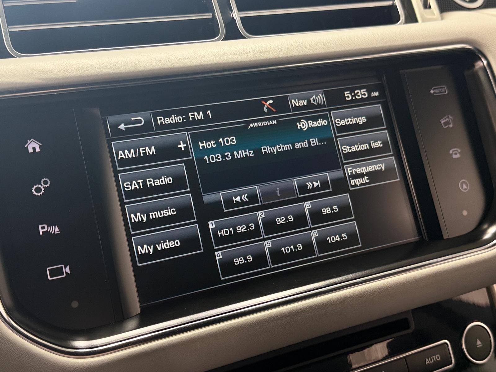 Thumbnail: 2016 Land Rover Range Rover - 3