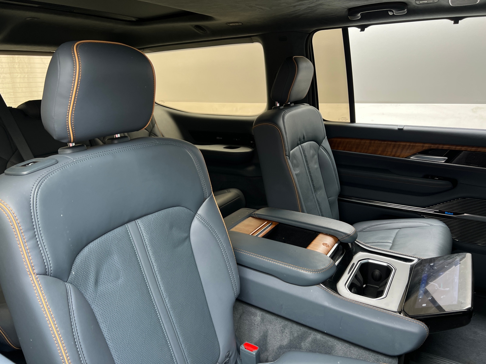 Thumbnail: 2022 Jeep Grand Wagoneer - 5