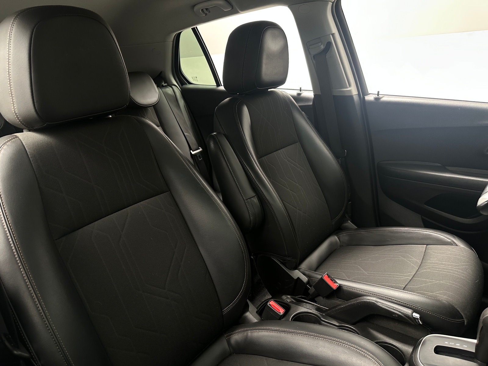 Thumbnail: 2022 Chevrolet Trax - 2