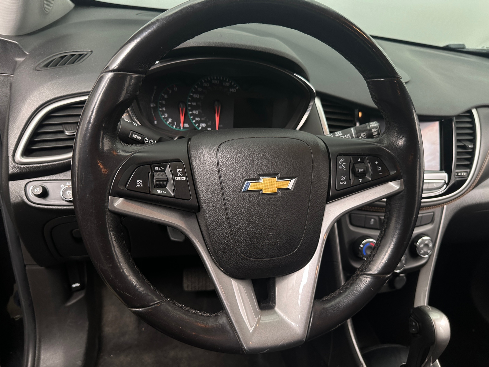 Thumbnail: 2022 Chevrolet Trax - 5