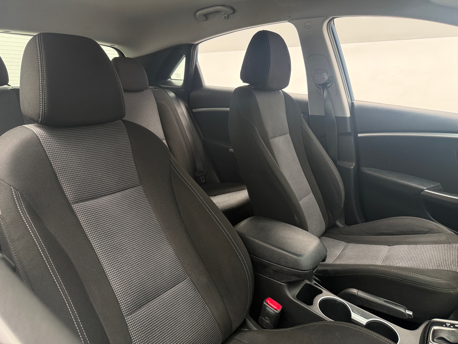 Thumbnail: 2015 Hyundai Elantra - 2