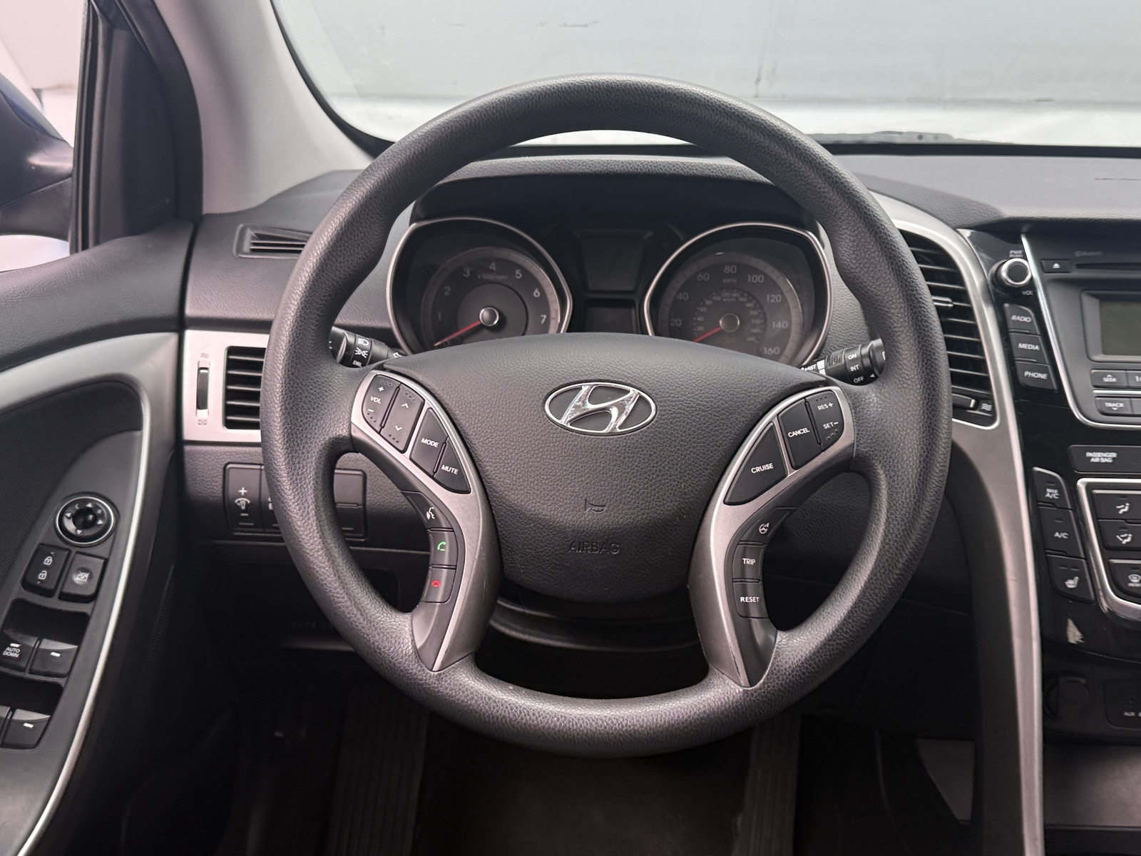 Thumbnail: 2015 Hyundai Elantra - 5