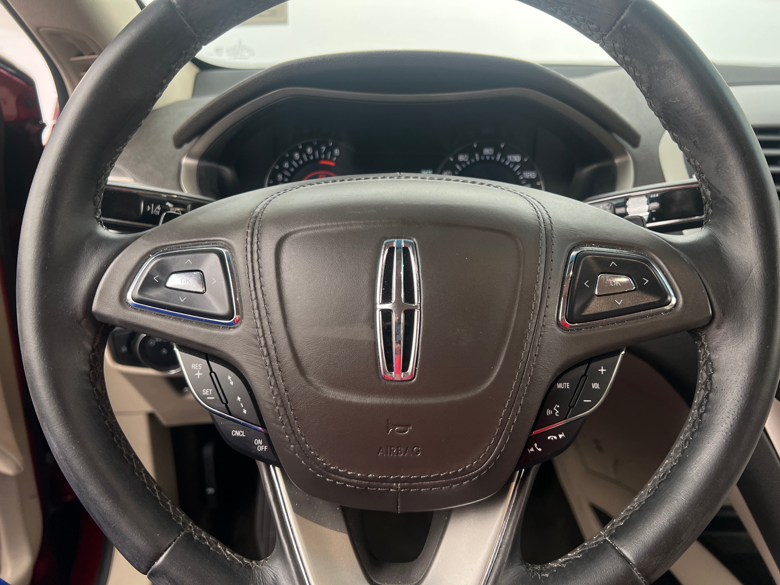Thumbnail: 2020 Lincoln MKZ - 4