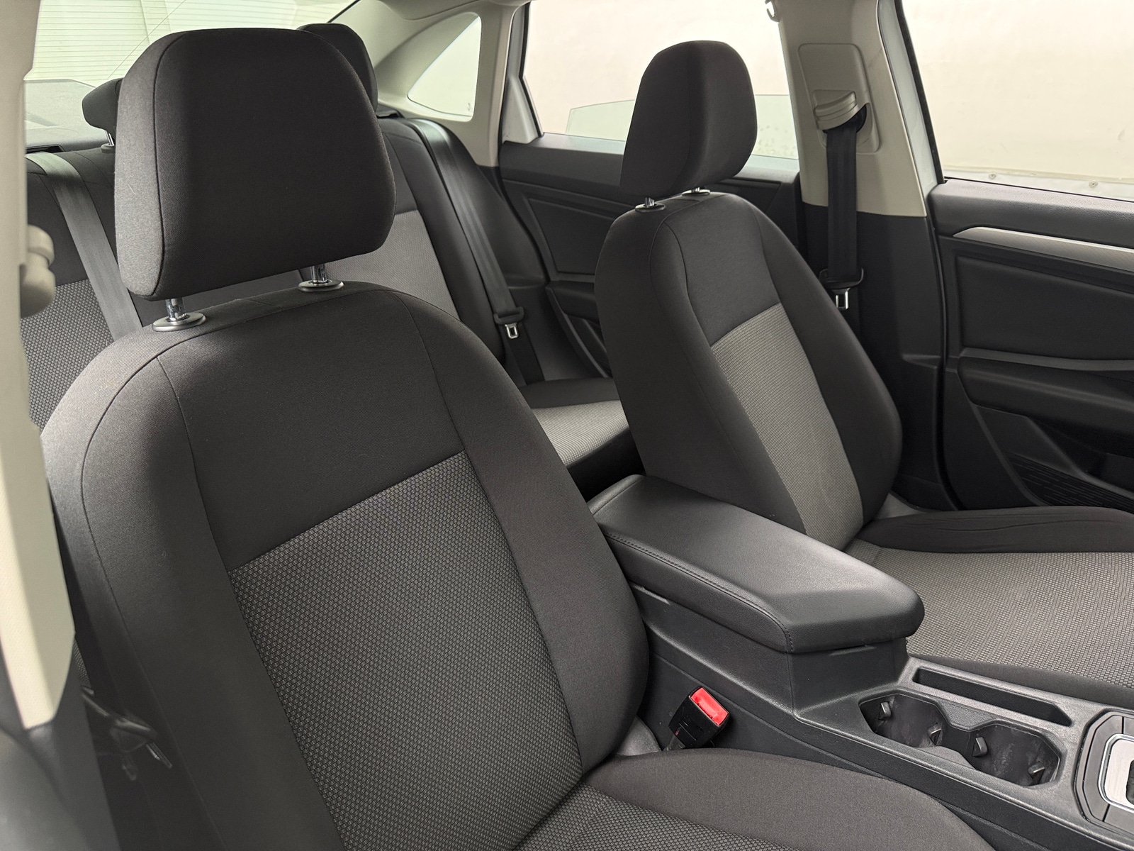 Thumbnail: 2019 Volkswagen Jetta - 2