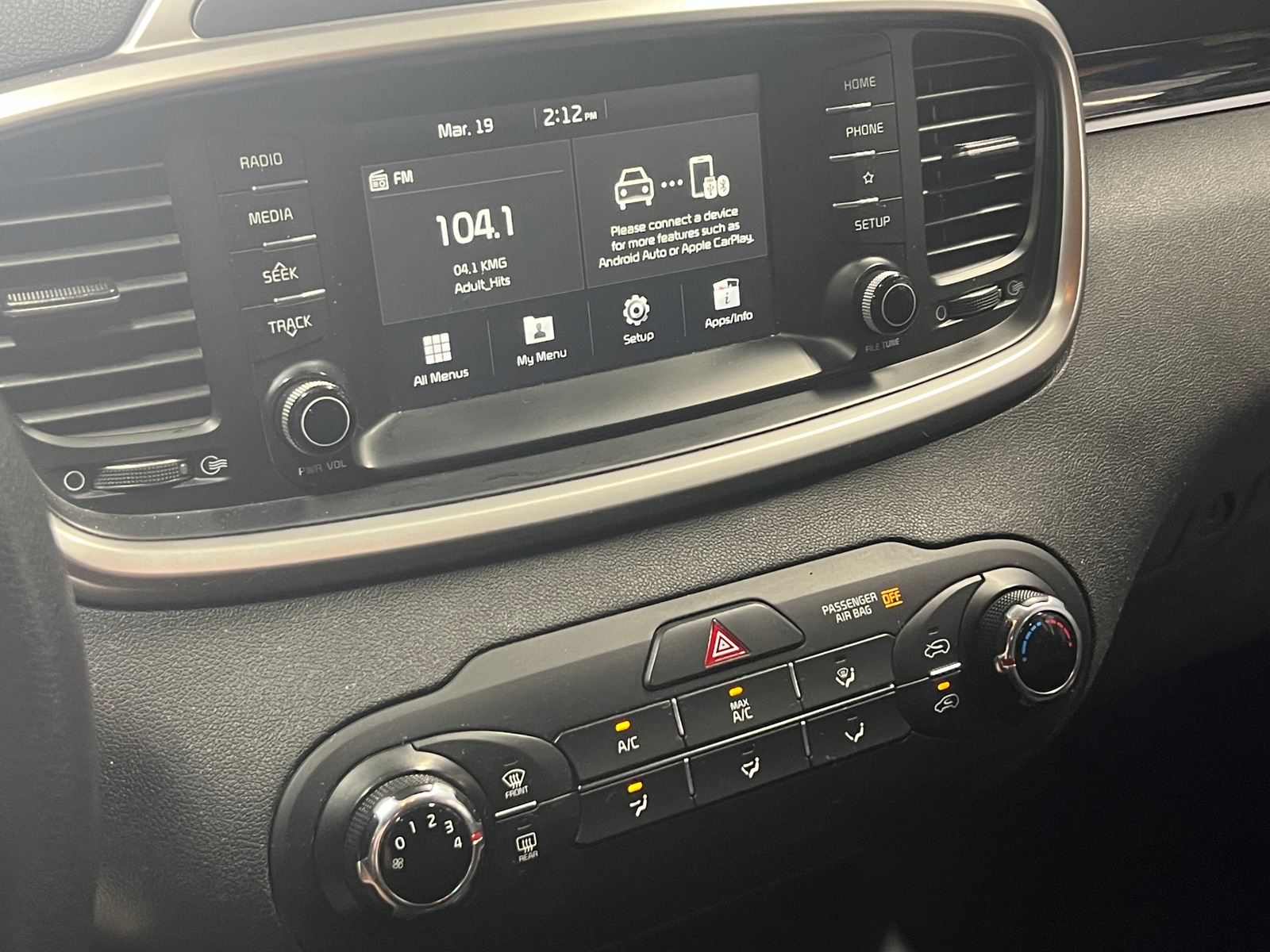 Thumbnail: 2020 Kia Sorento - 4