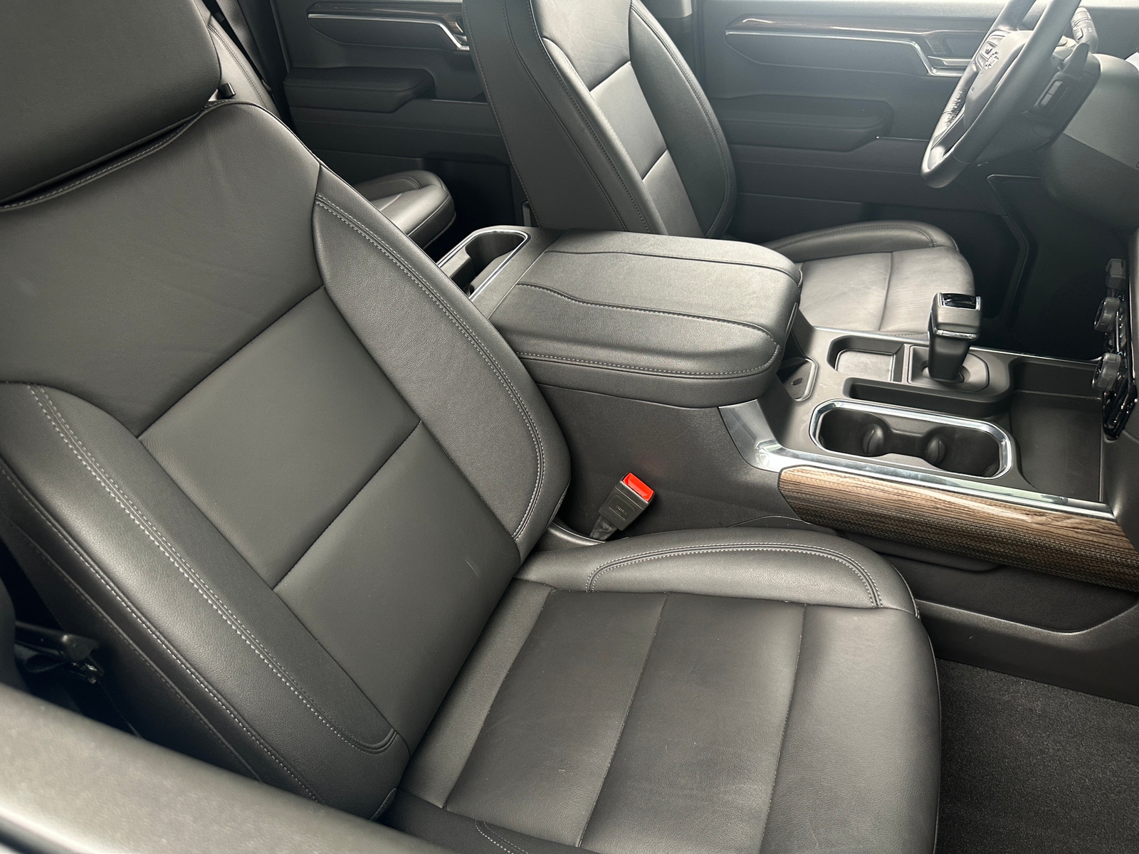 Thumbnail: 2025 Chevrolet Silverado 1500 - 2