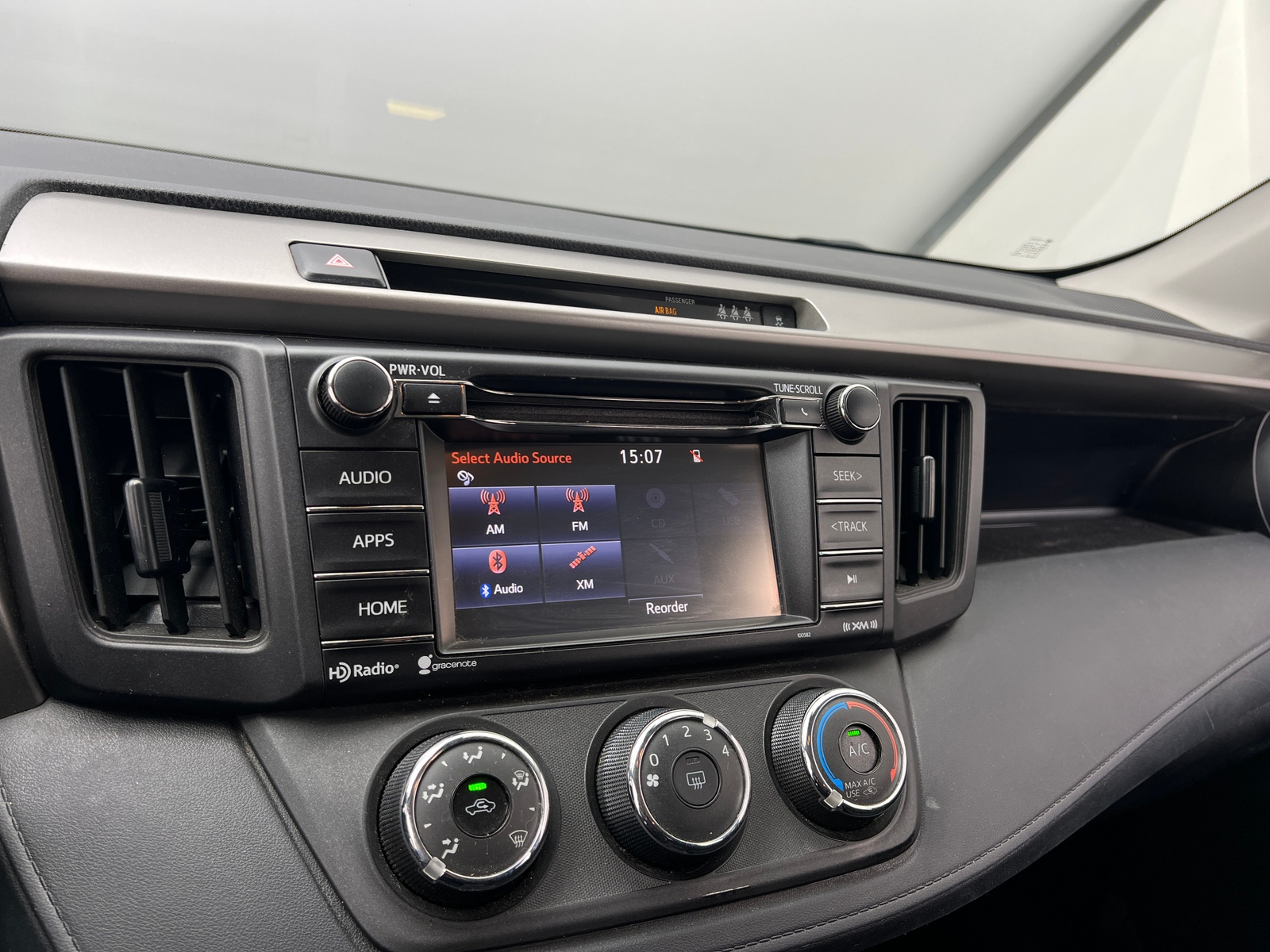 Thumbnail: 2018 Toyota RAV4 - 4