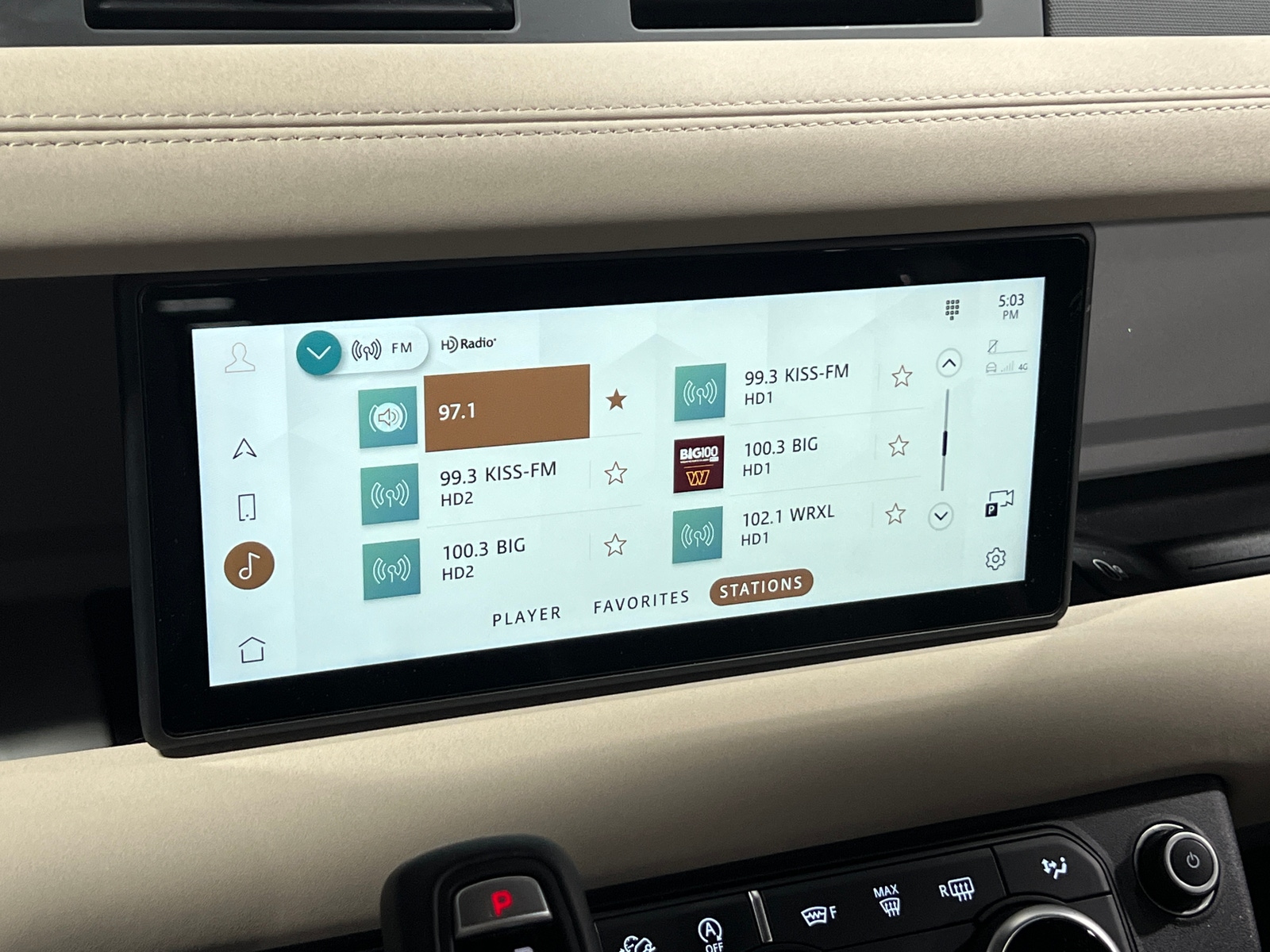 Thumbnail: 2022 Land Rover Defender - 3