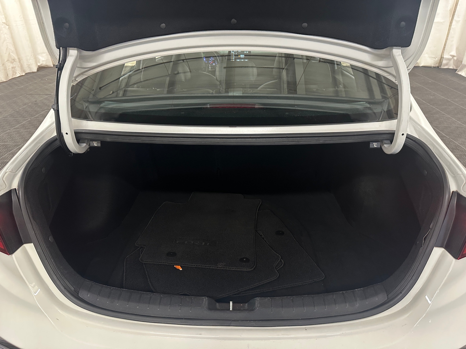 Thumbnail: 2020 Kia Forte - 7