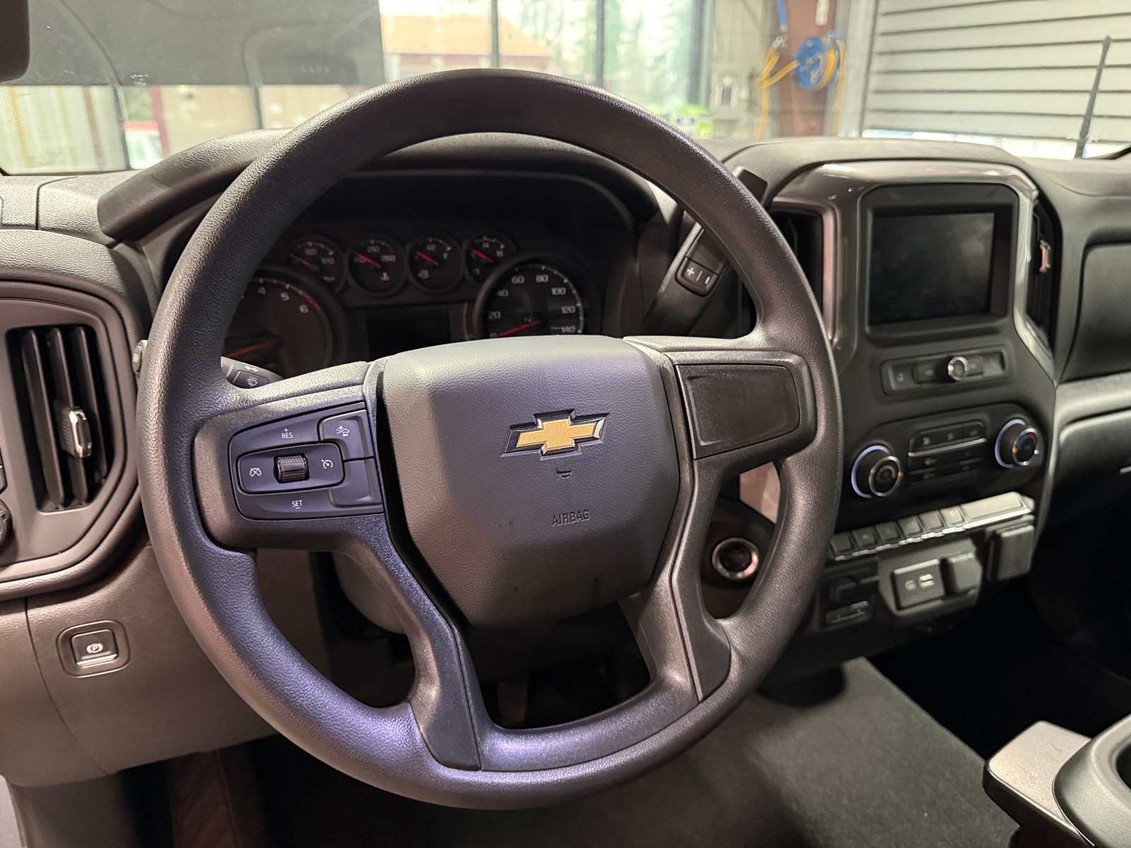 Thumbnail: 2025 Chevrolet Silverado 1500 - 5