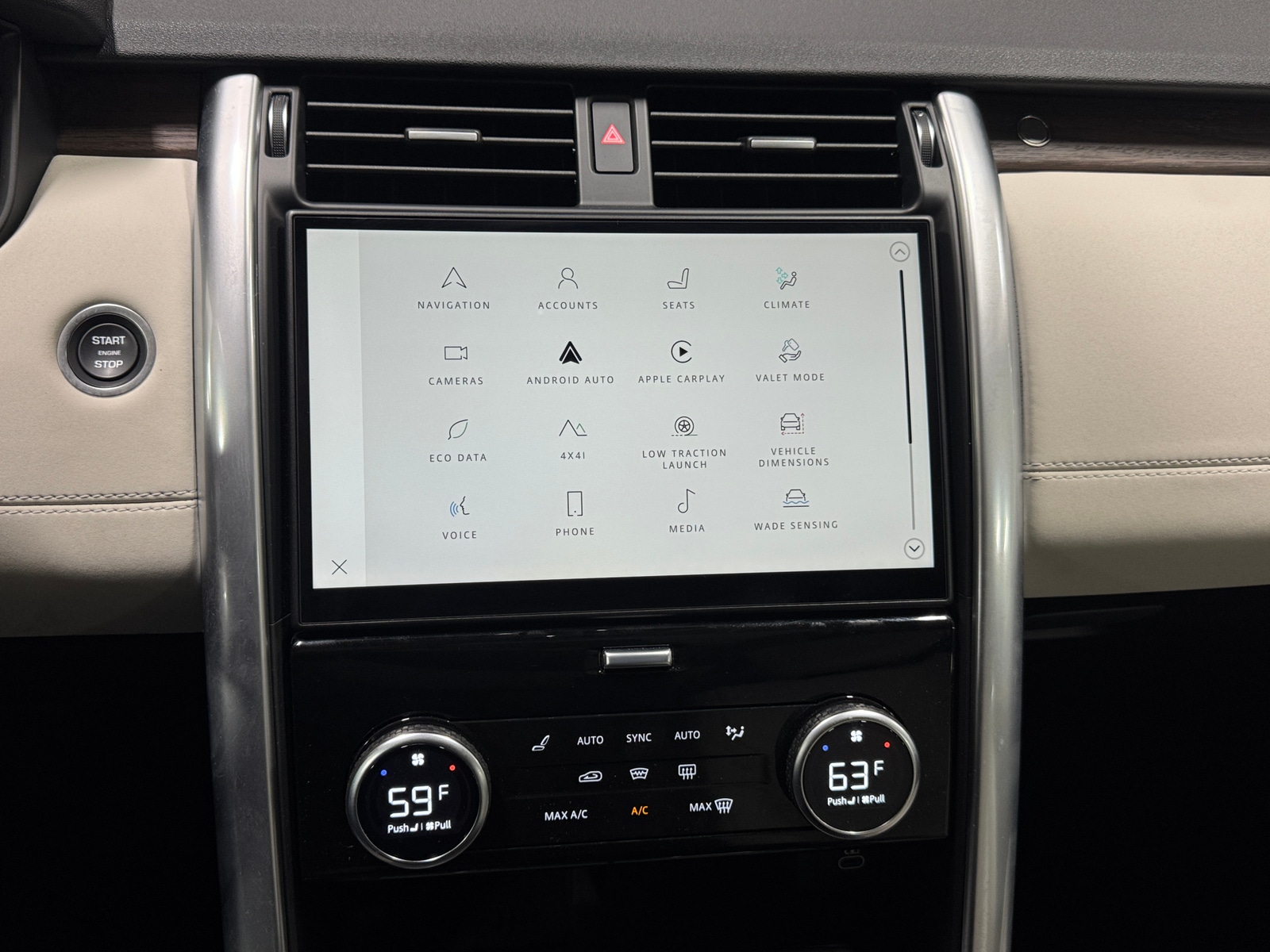 Thumbnail: 2025 Land Rover Discovery - 3