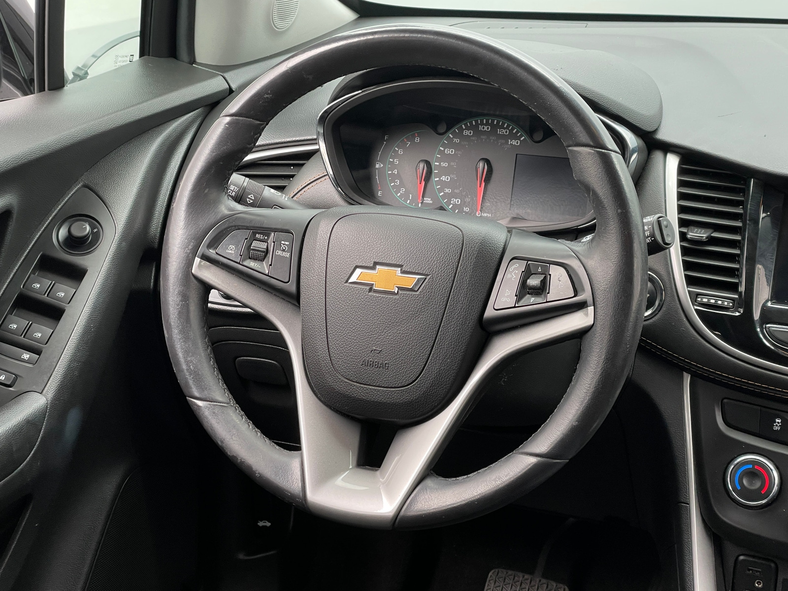 Thumbnail: 2022 Chevrolet Trax - 4