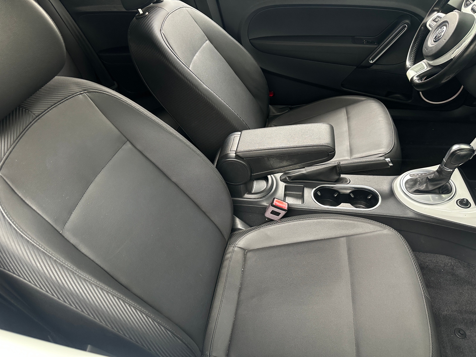 Thumbnail: 2018 Volkswagen Beetle - 2