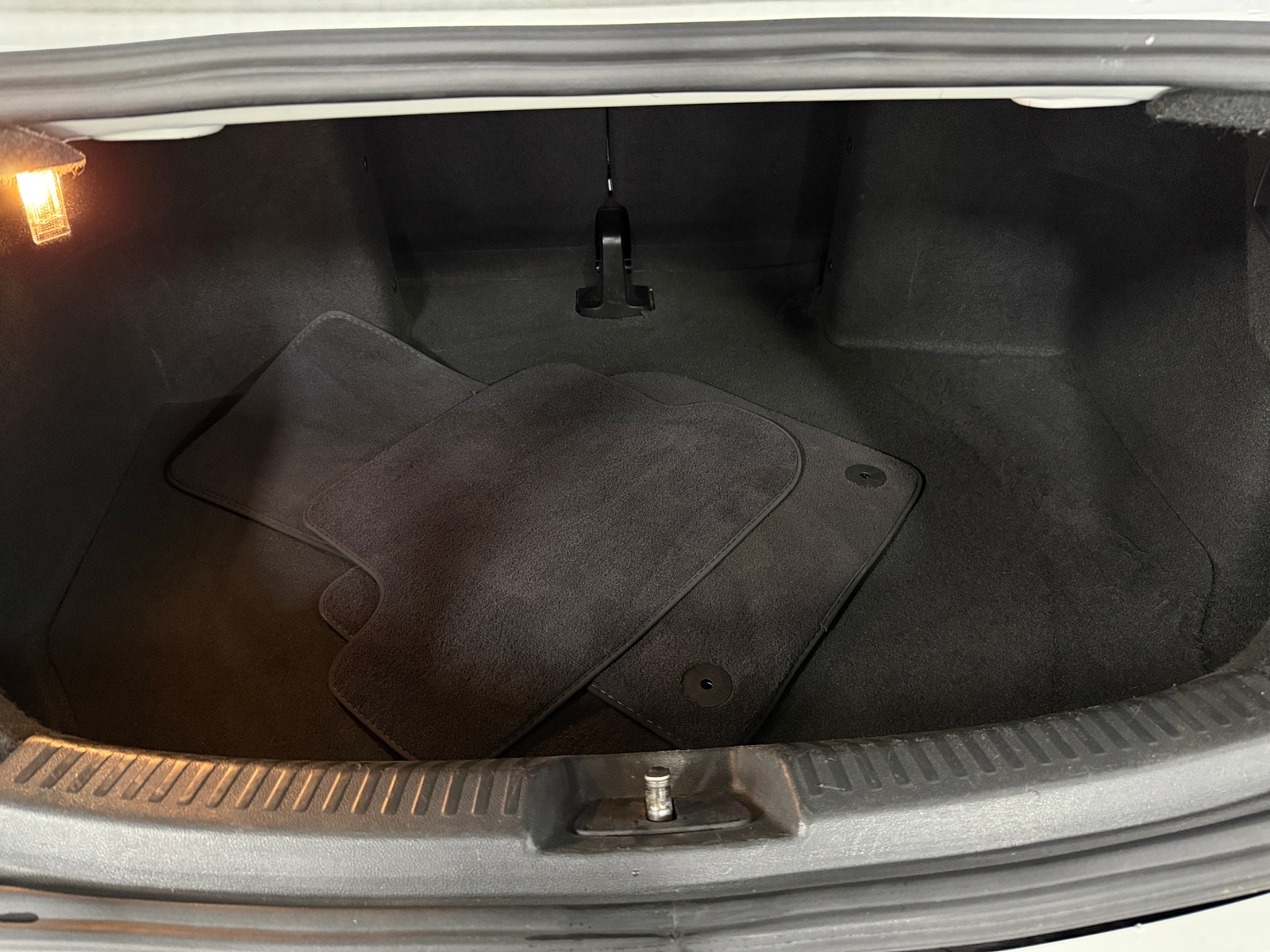 Thumbnail: 2018 Volkswagen Beetle - 7