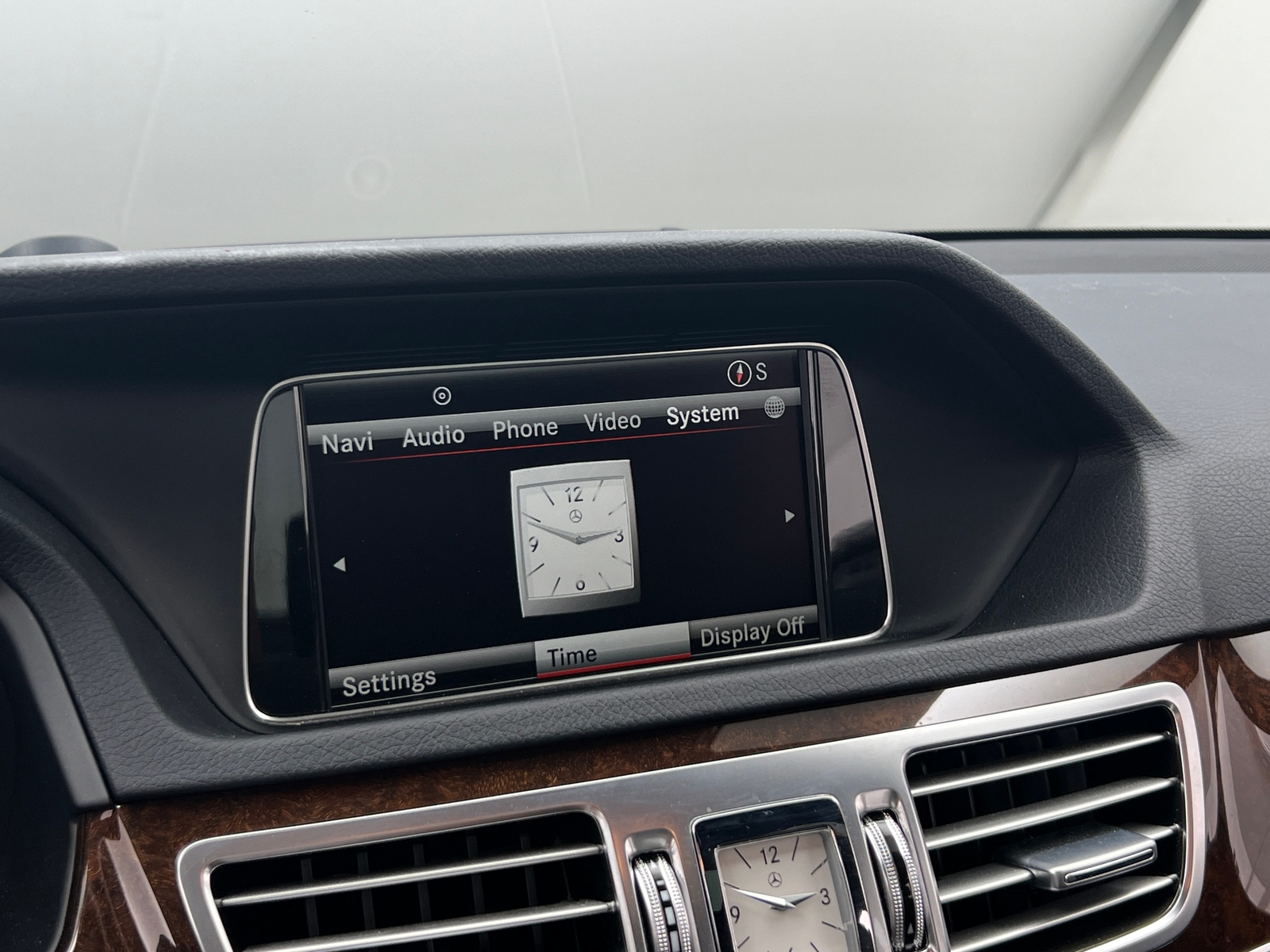 Thumbnail: 2014 Mercedes-Benz E-Class - 3