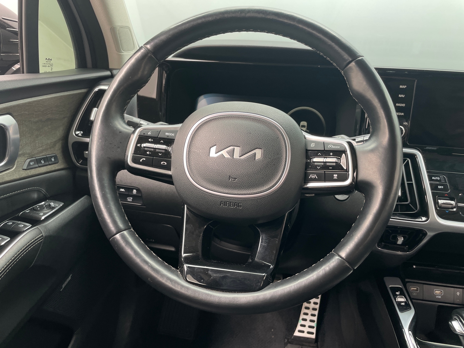 Thumbnail: 2022 Kia Sorento - 4