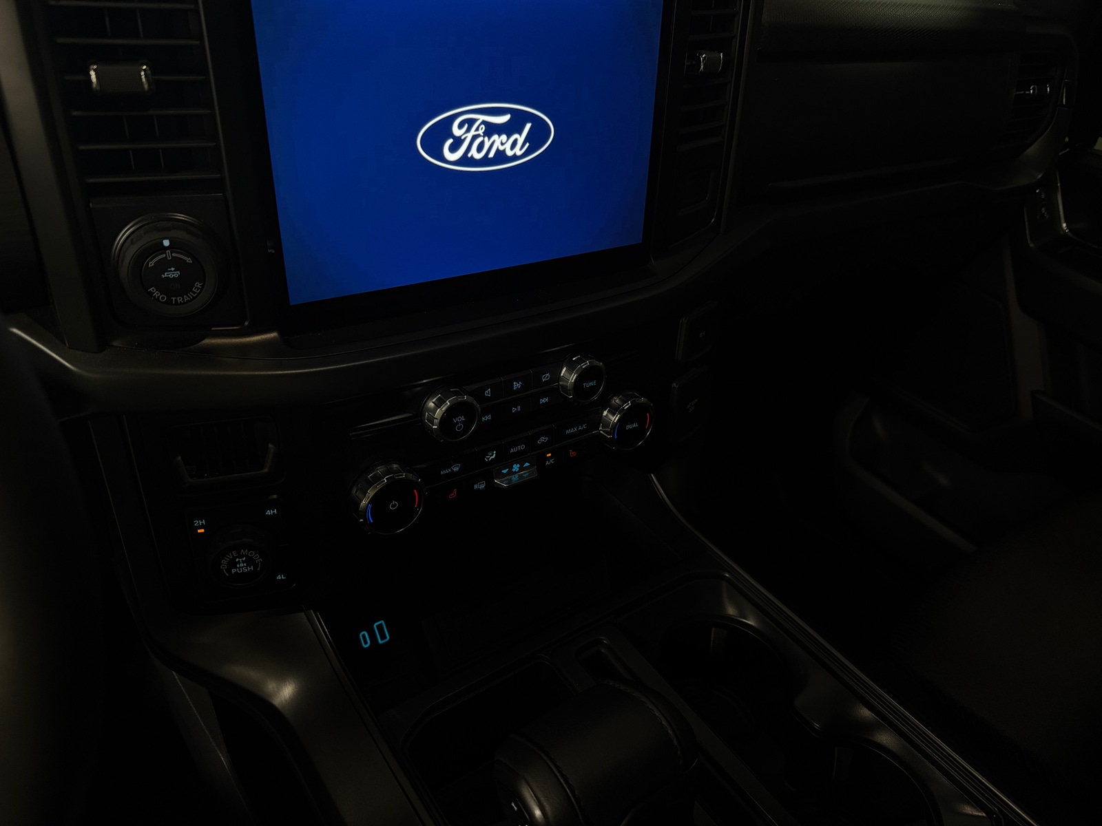 Thumbnail: 2024 Ford Econoline - 4