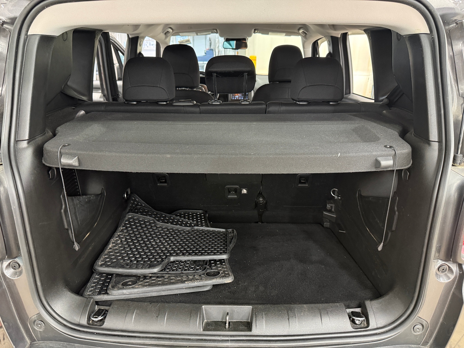 Thumbnail: 2021 Jeep Renegade - 7