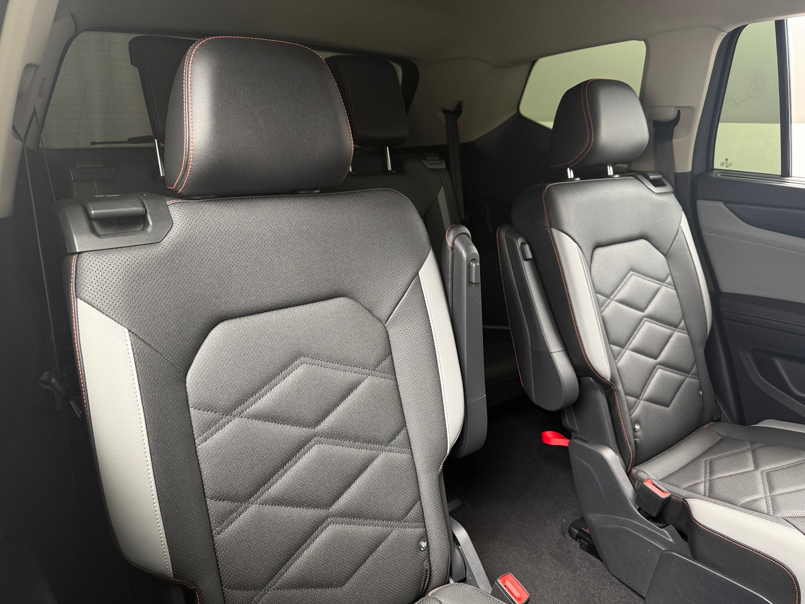 Thumbnail: 2025 Volkswagen Atlas - 5