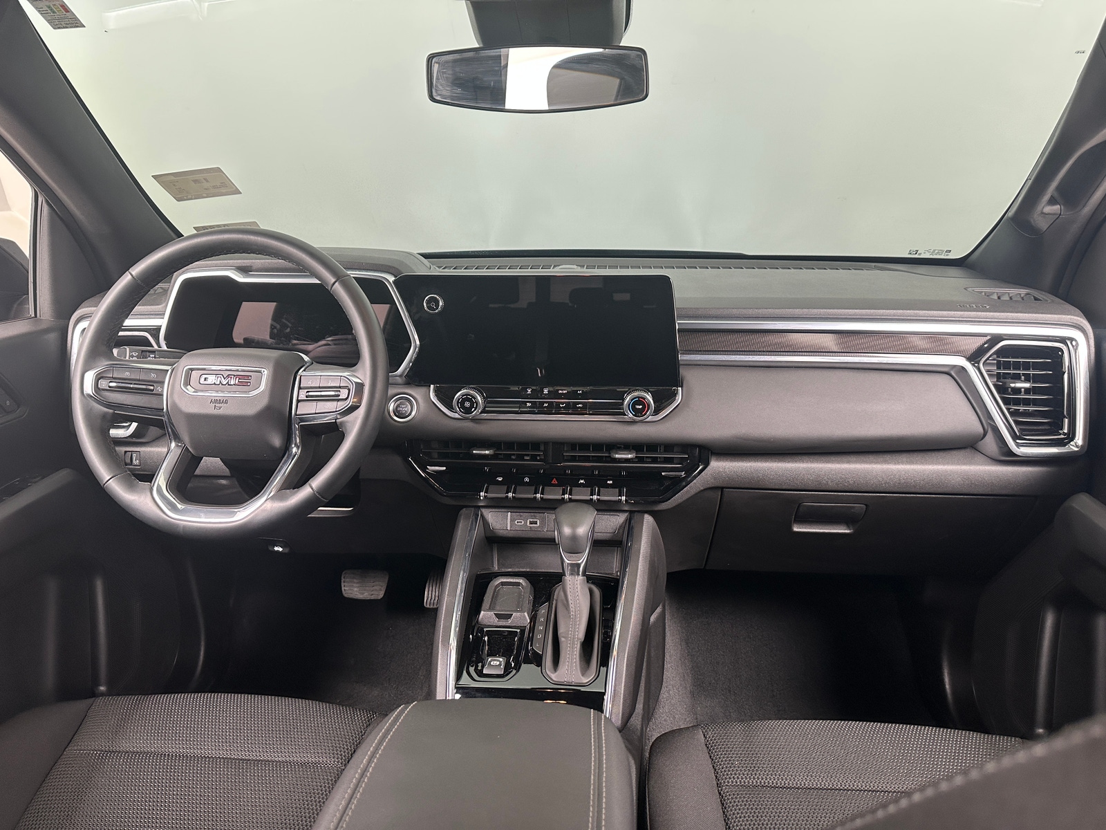 Thumbnail: 2025 GMC Canyon - 3