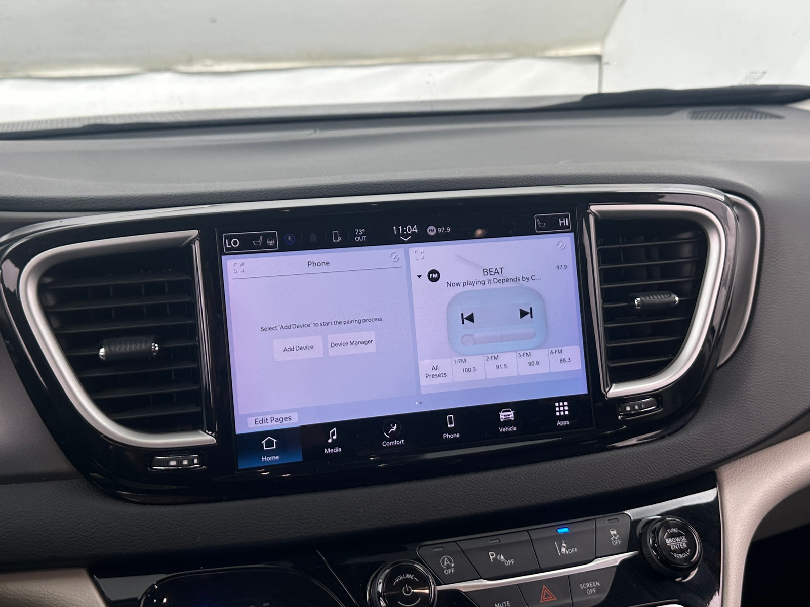 Thumbnail: 2024 Chrysler Pacifica - 3