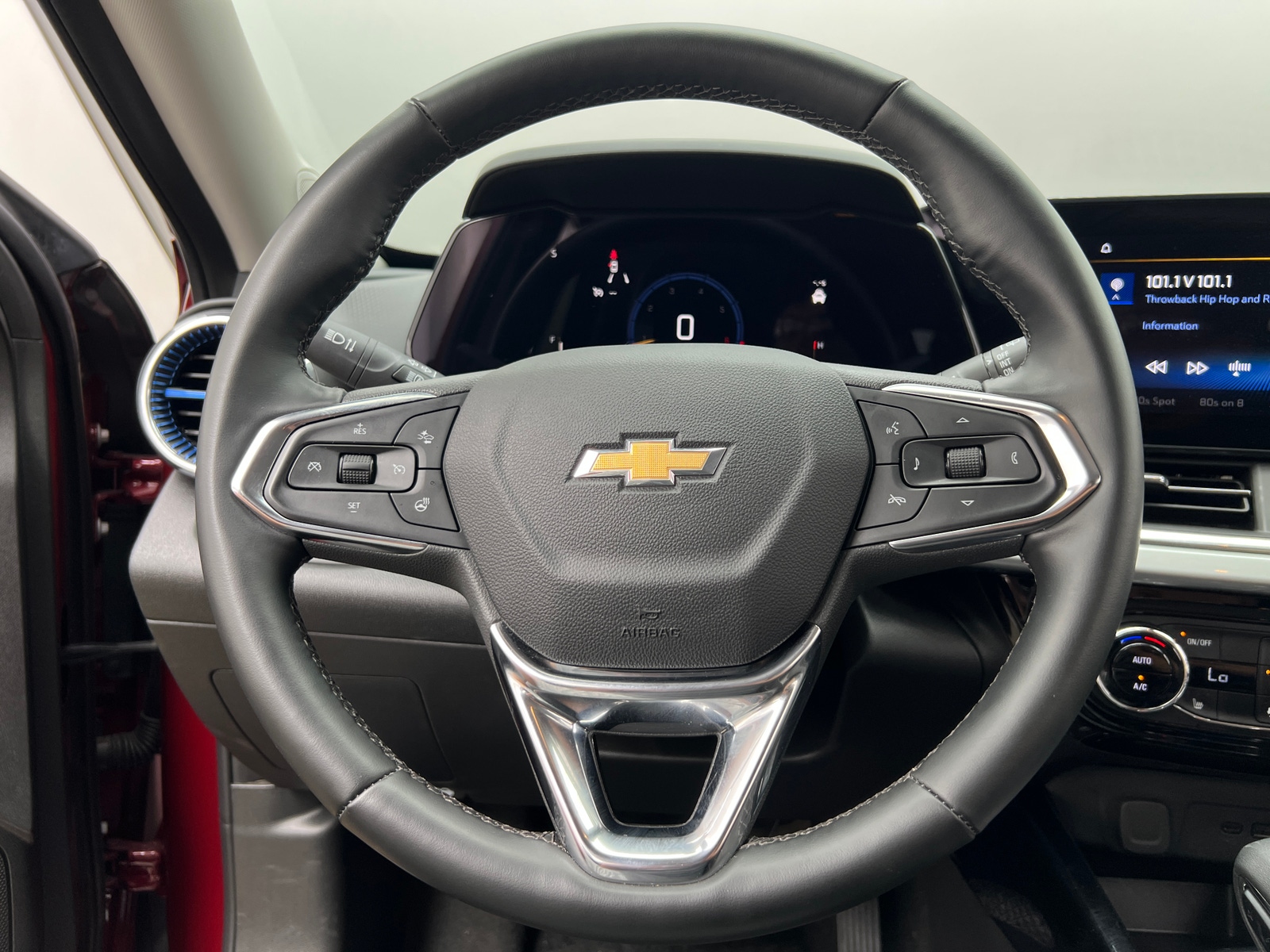 Thumbnail: 2025 Chevrolet Trax - 5