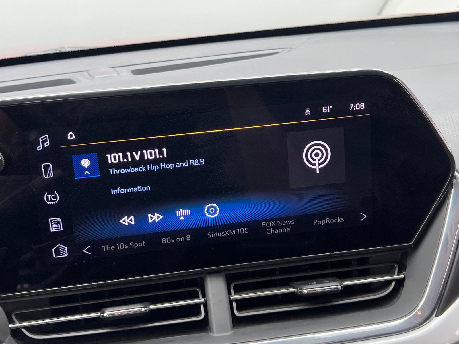 Thumbnail: 2025 Chevrolet Trax - 4