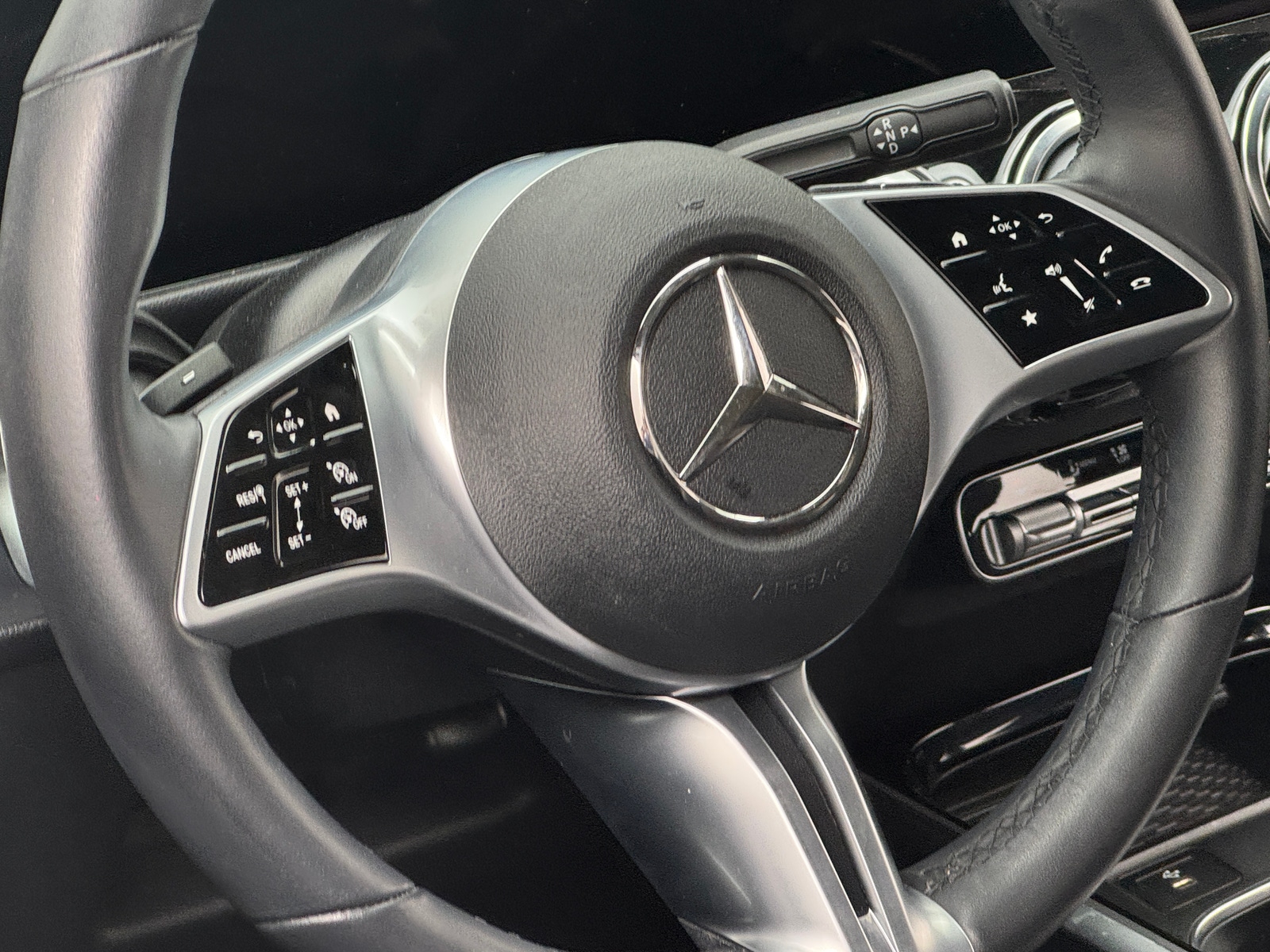 Thumbnail: 2025 Mercedes-Benz GLB - 4