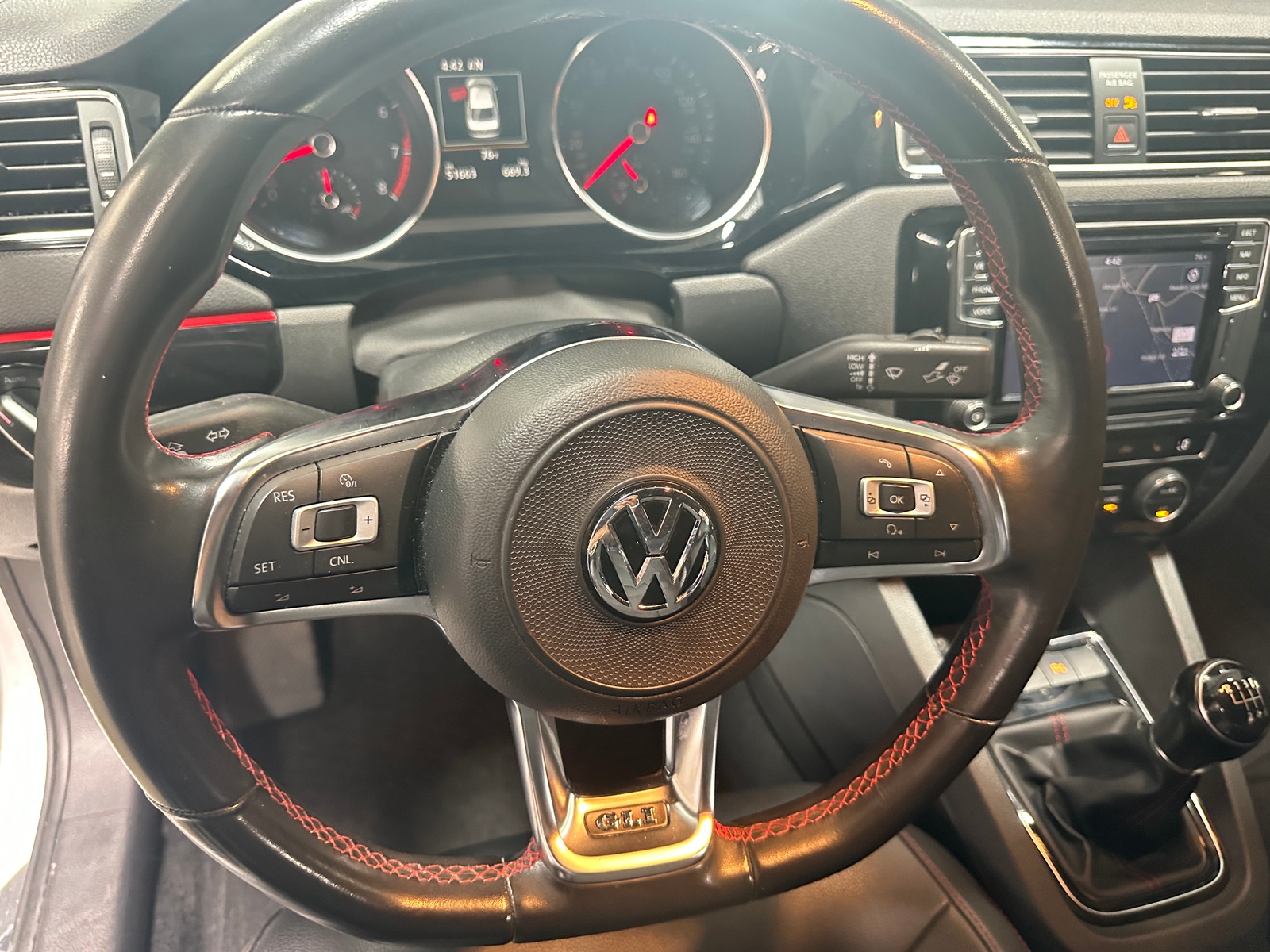 Thumbnail: 2017 Volkswagen Jetta - 4