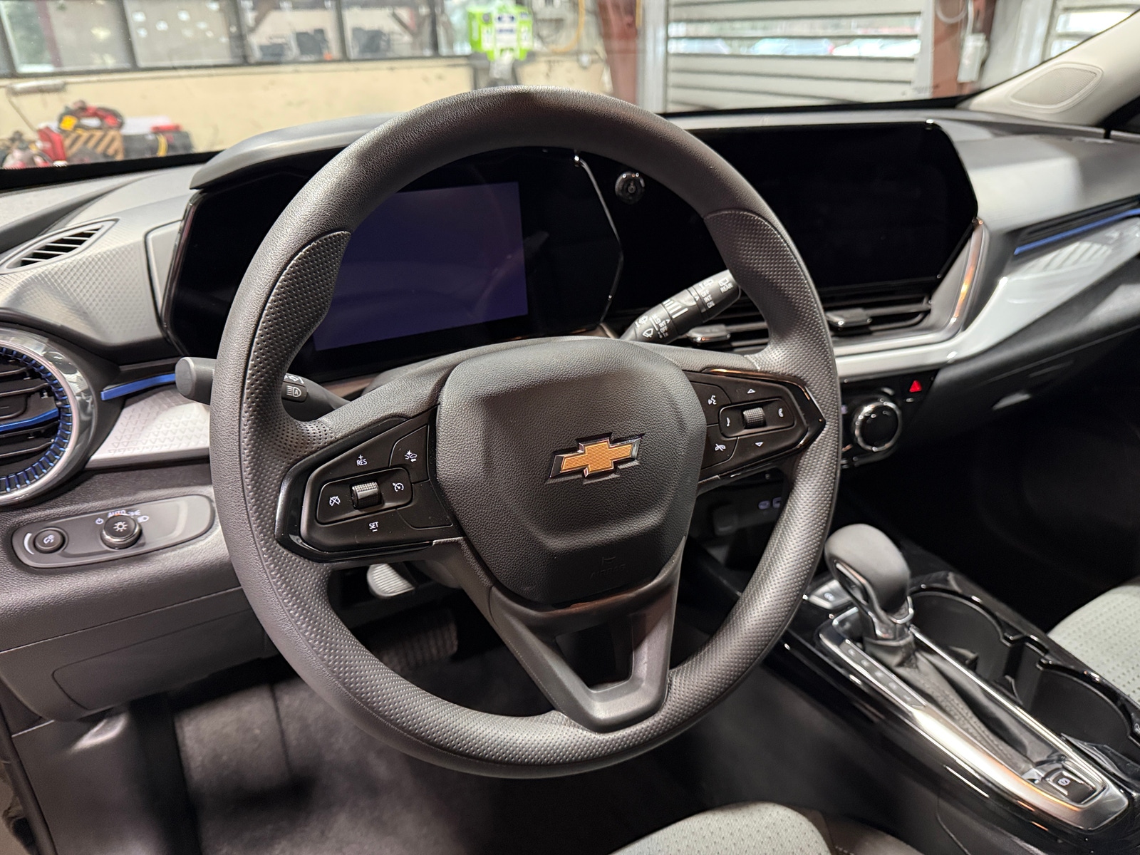 Thumbnail: 2025 Chevrolet Trax - 5