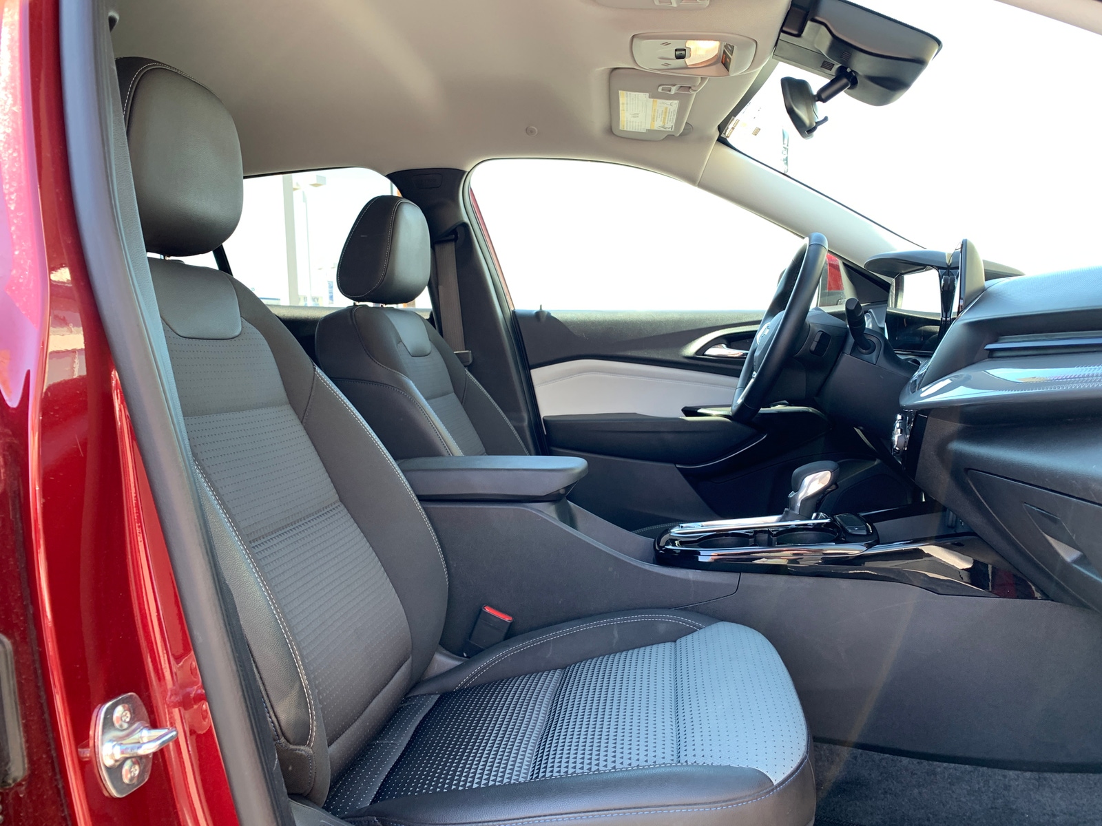 Thumbnail: 2025 Chevrolet Trax - 2