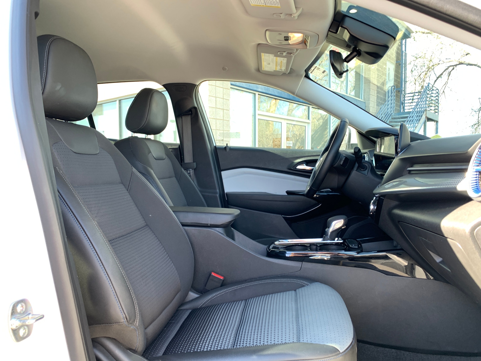 Thumbnail: 2025 Chevrolet Trax - 2