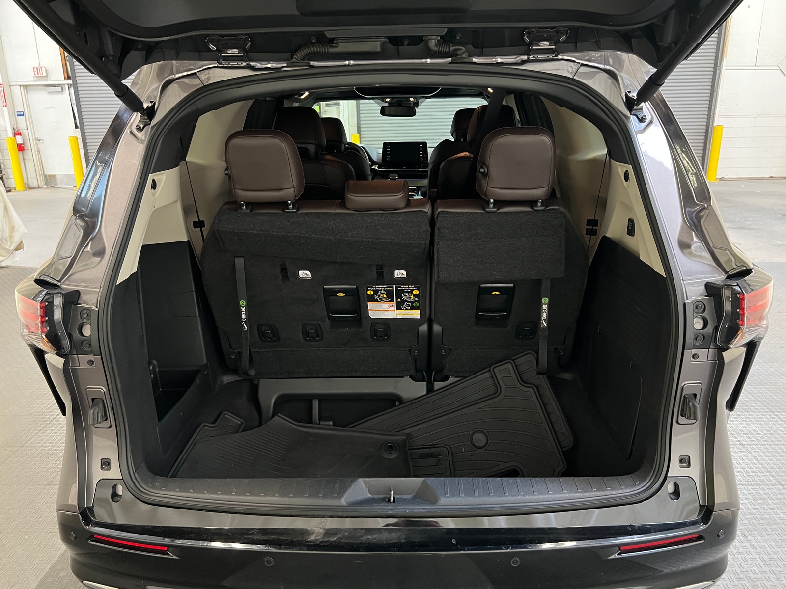 Thumbnail: 2023 Toyota Sienna - 6