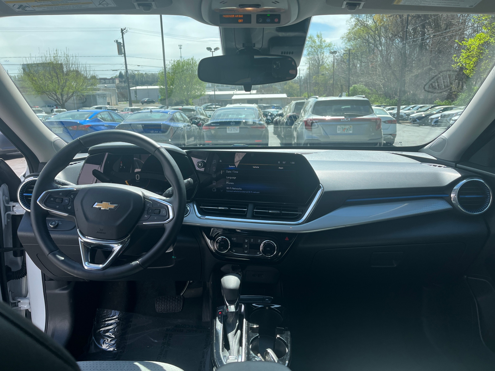 Thumbnail: 2025 Chevrolet Trax - 3