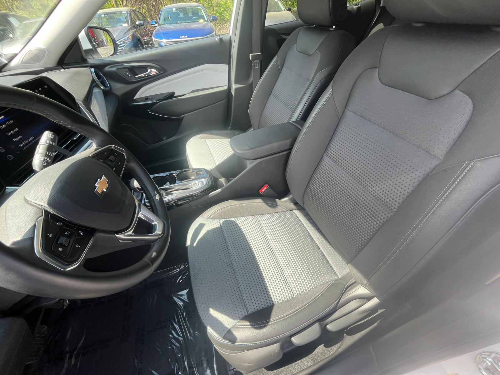 Thumbnail: 2025 Chevrolet Trax - 2