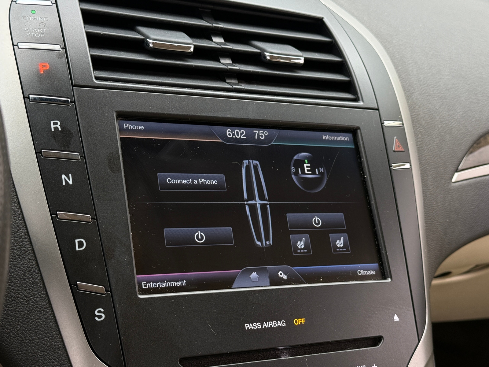 Thumbnail: 2014 Lincoln MKZ - 3