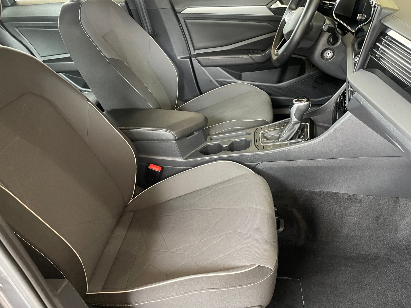 Thumbnail: 2025 Volkswagen Jetta - 2