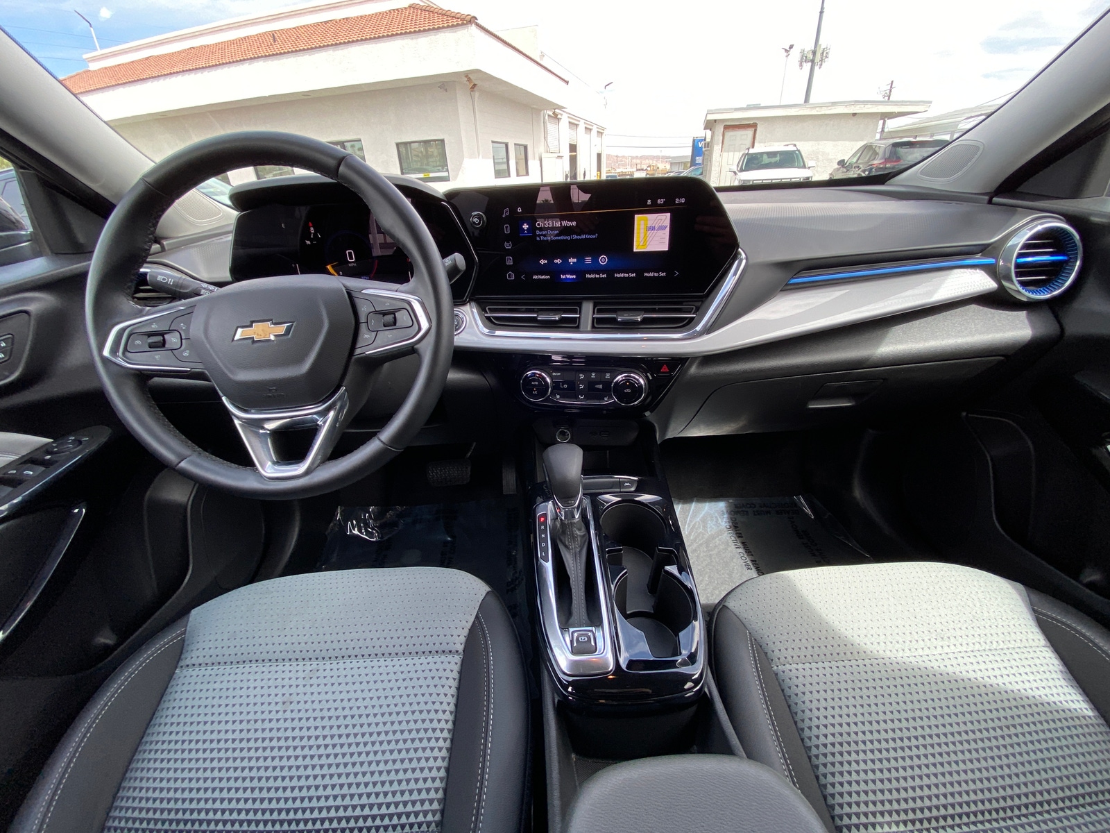 Thumbnail: 2025 Chevrolet Trax - 3