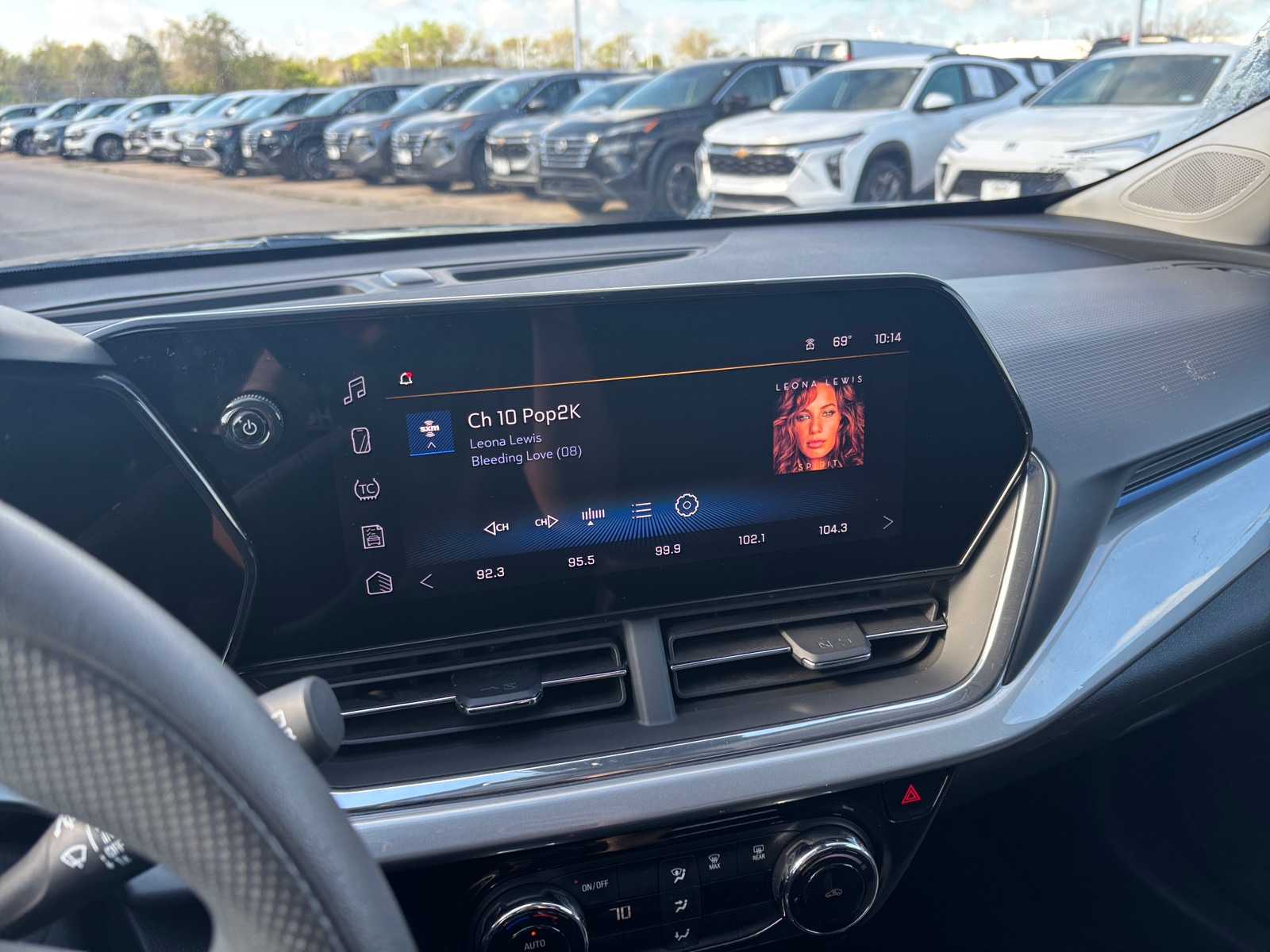 Thumbnail: 2025 Chevrolet Trax - 4