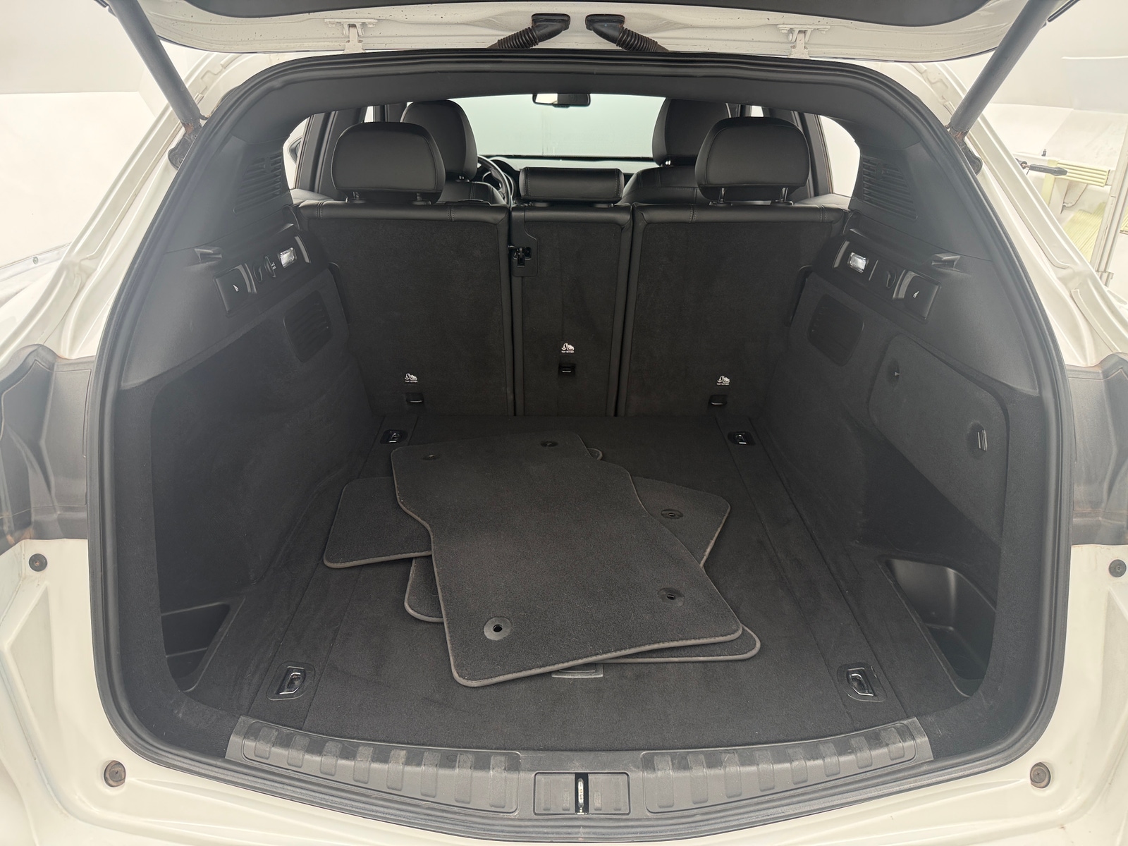 Thumbnail: 2020 Alfa Romeo Stelvio - 6