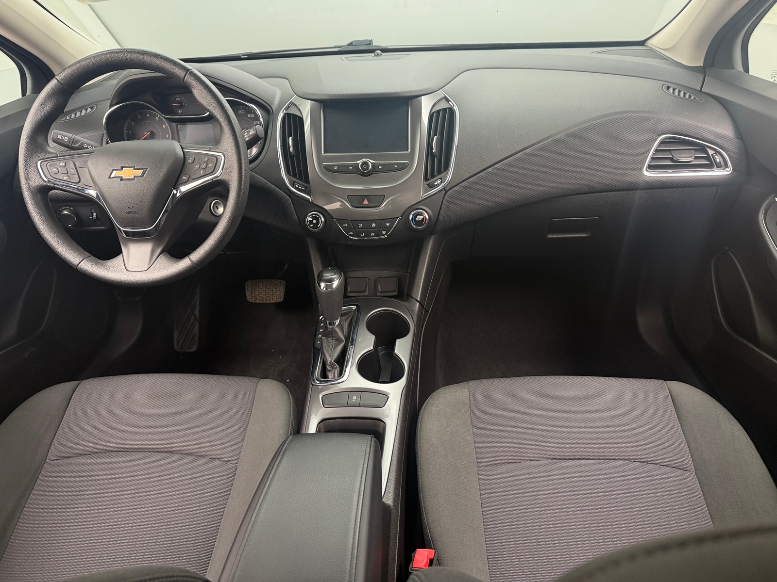 Thumbnail: 2017 Chevrolet Cruze - 3