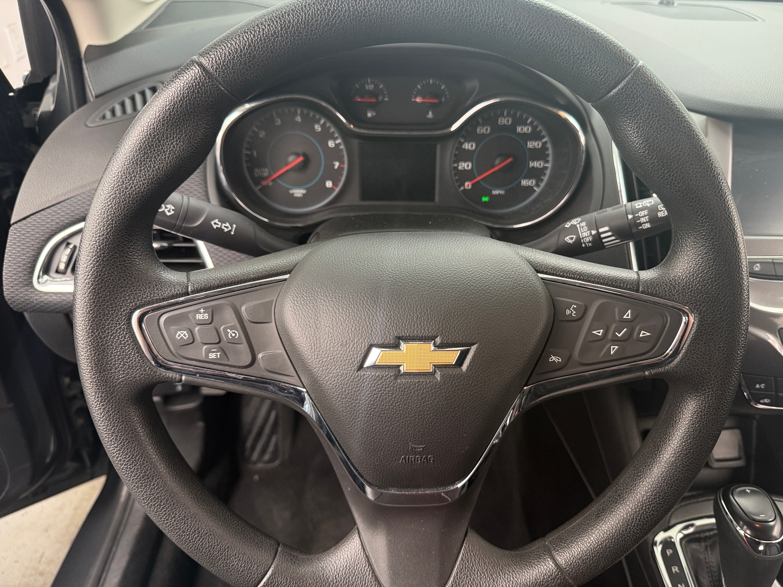 Thumbnail: 2017 Chevrolet Cruze - 5