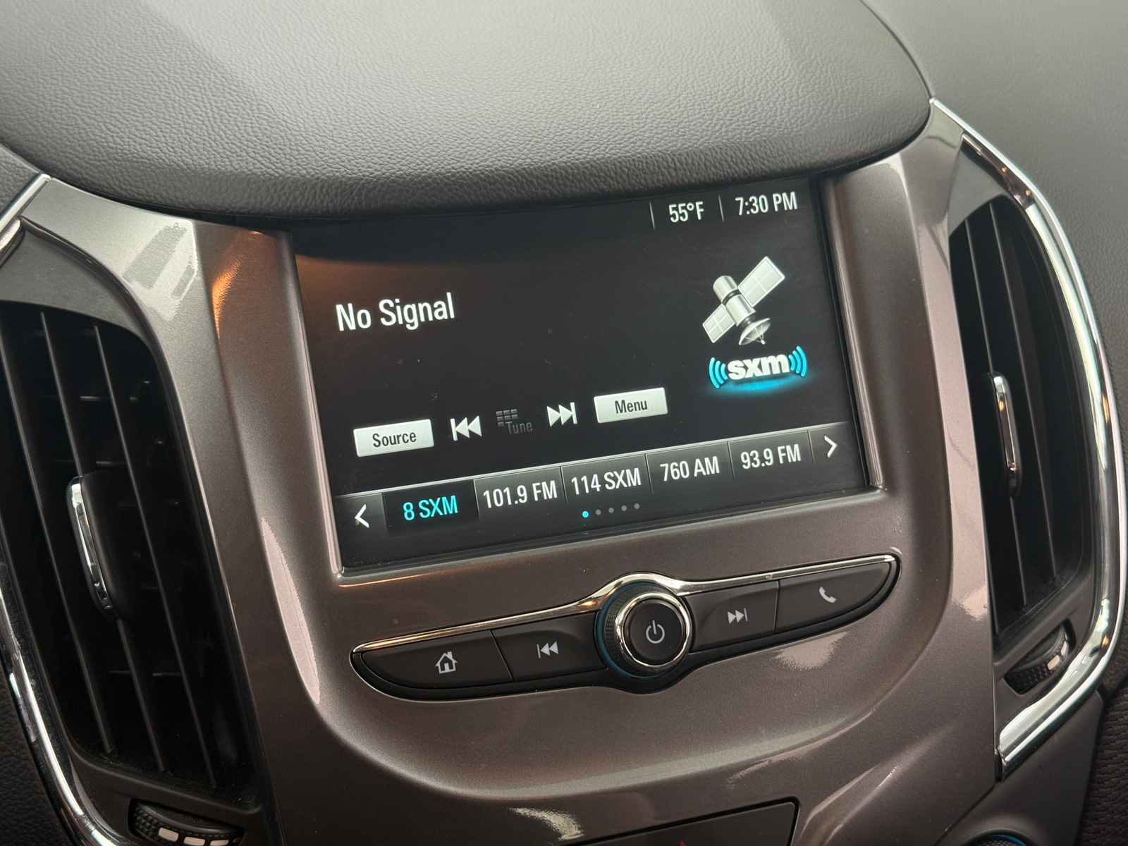 Thumbnail: 2017 Chevrolet Cruze - 4