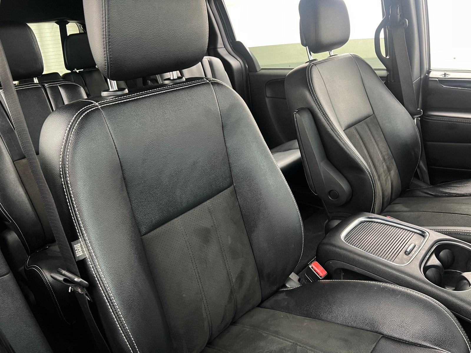 Thumbnail: 2019 Dodge Grand Caravan - 2